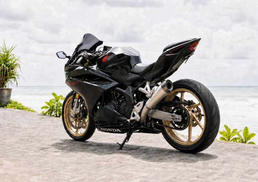 สีดำทอง Honda CBR250RR MC22 classic 250cc เครื่องยนต์สี่สูบแถวเรียง มอเตอร์ไซค์สปอร์ต แฟริ่งเต็ม