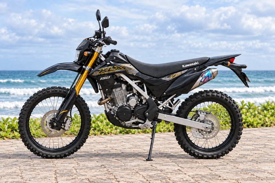 Kawasaki KLX150 Enduro, trekvart forfra