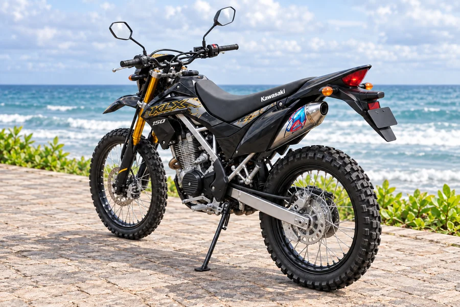 Kawasaki KLX150 Enduro, trekvart forfra